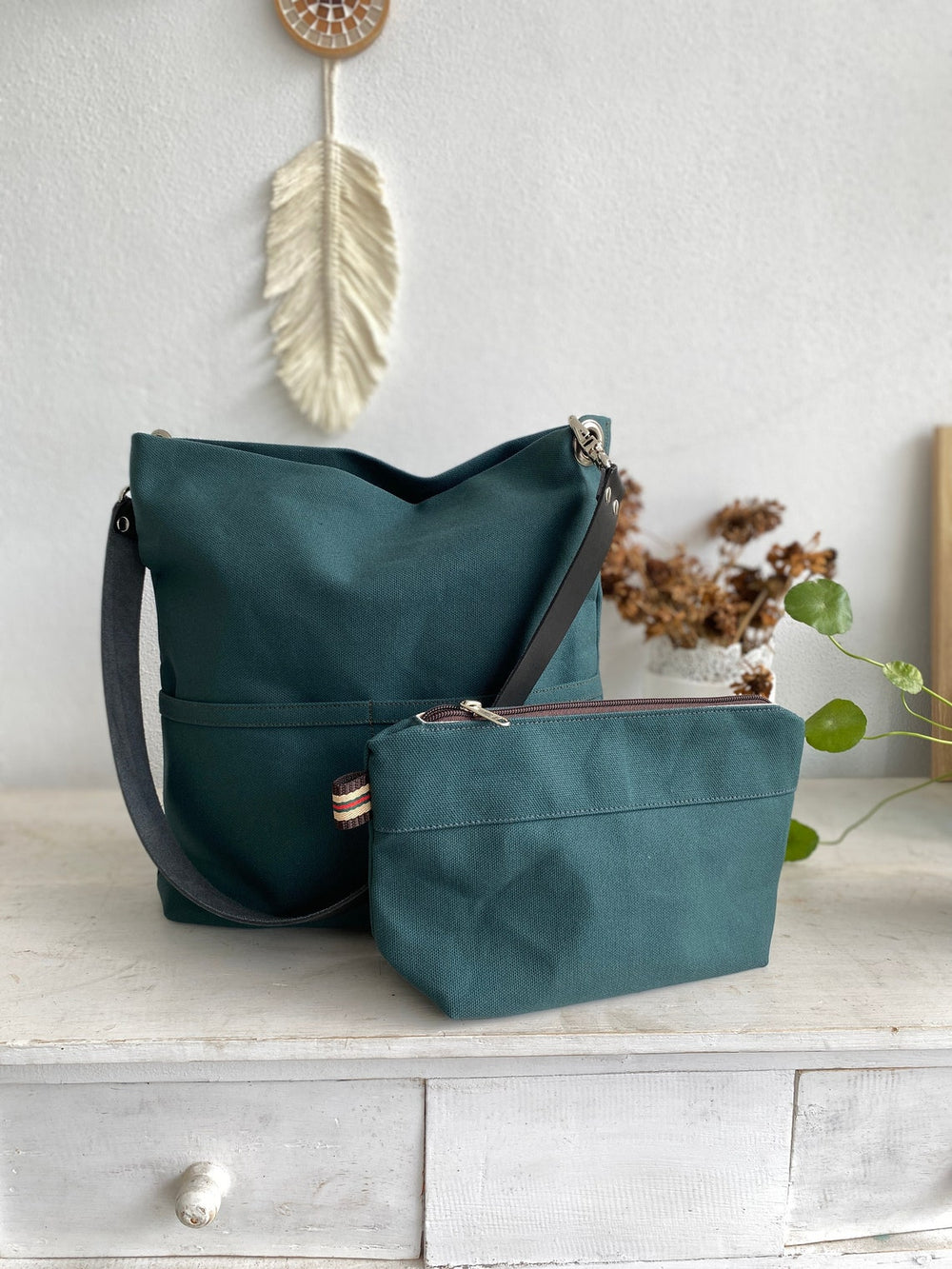 Mila 201 Christmas Green | Hobo Tote Bag