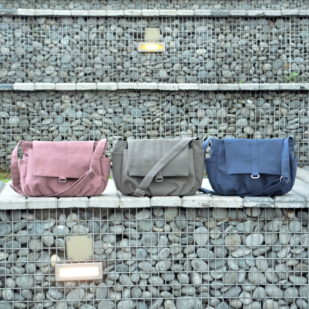 Danielle 19 Gray | Small Messenger Bag