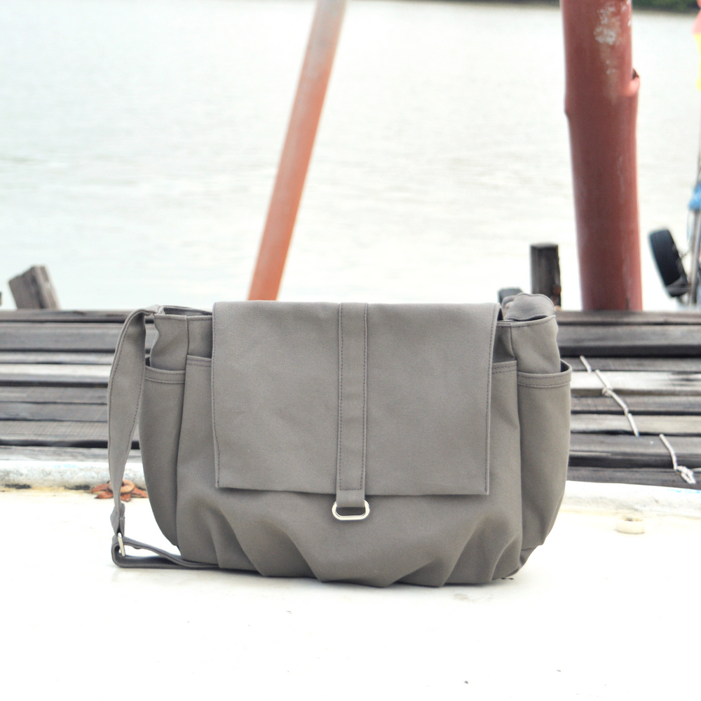 Danielle 19 Gray | Small Messenger Bag