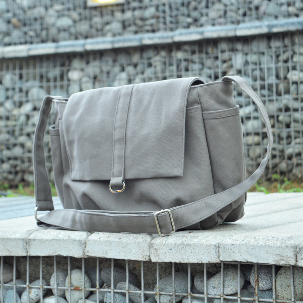 Danielle 19 Gray | Small Messenger Bag