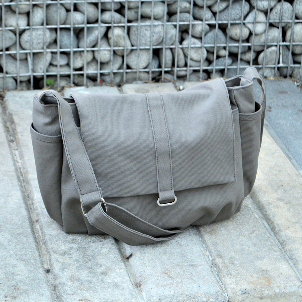 Danielle 19 Gray | Small Messenger Bag