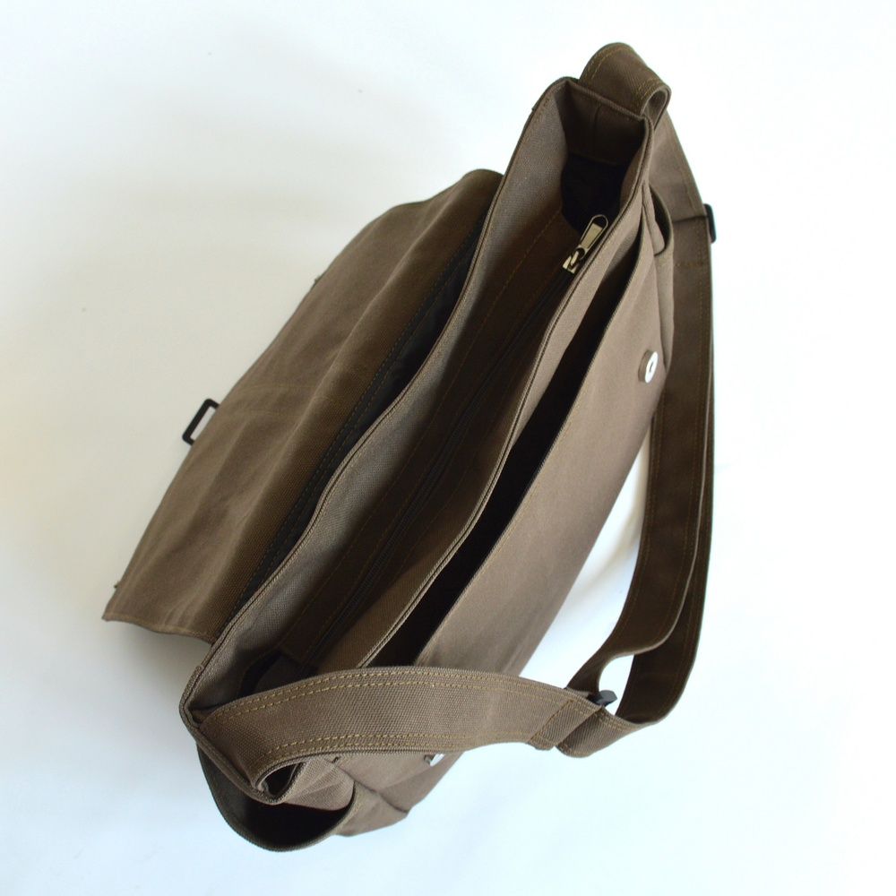 Levi 20 Taupe Brown | Messenger Bag