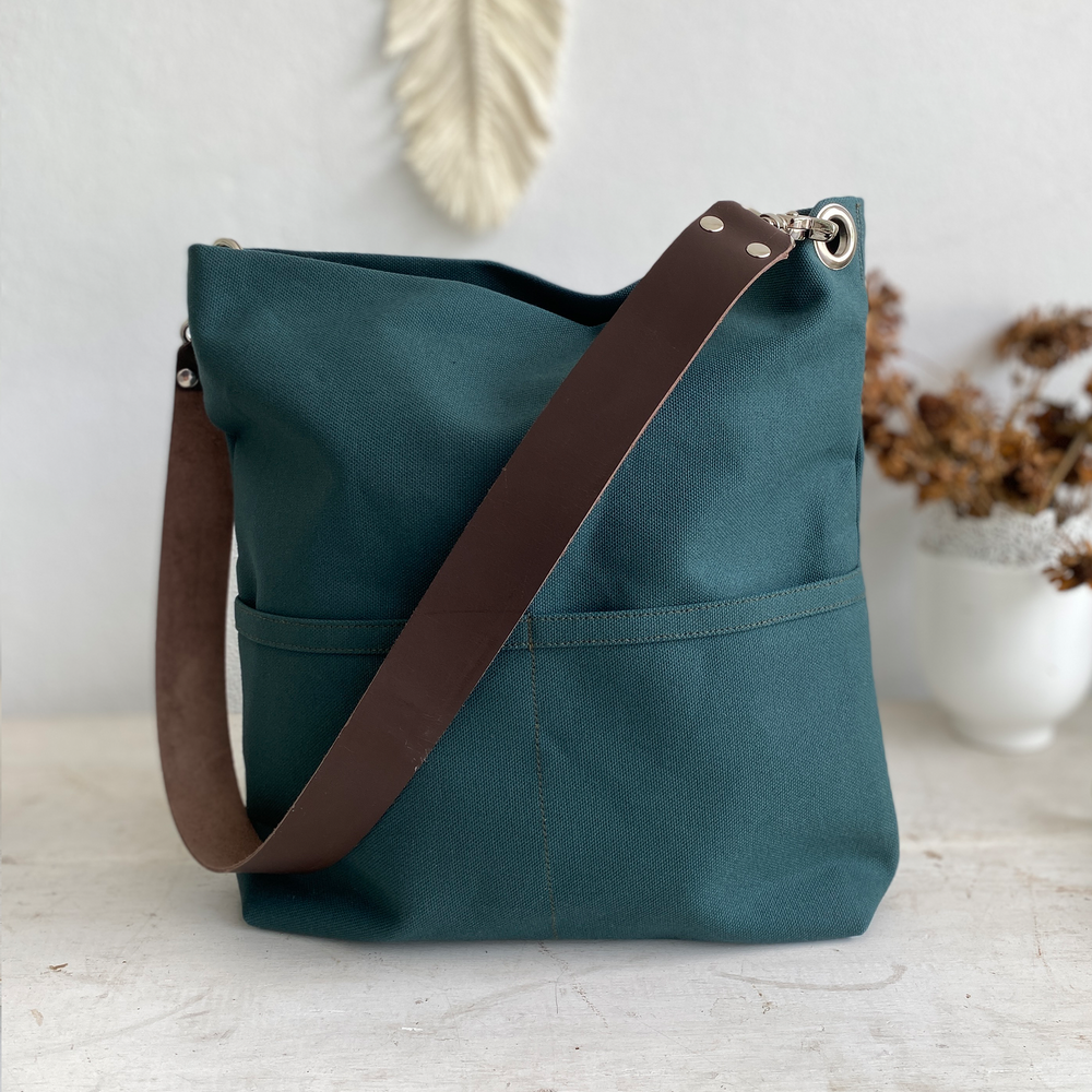Mila 201 Christmas Green | Hobo Tote Bag