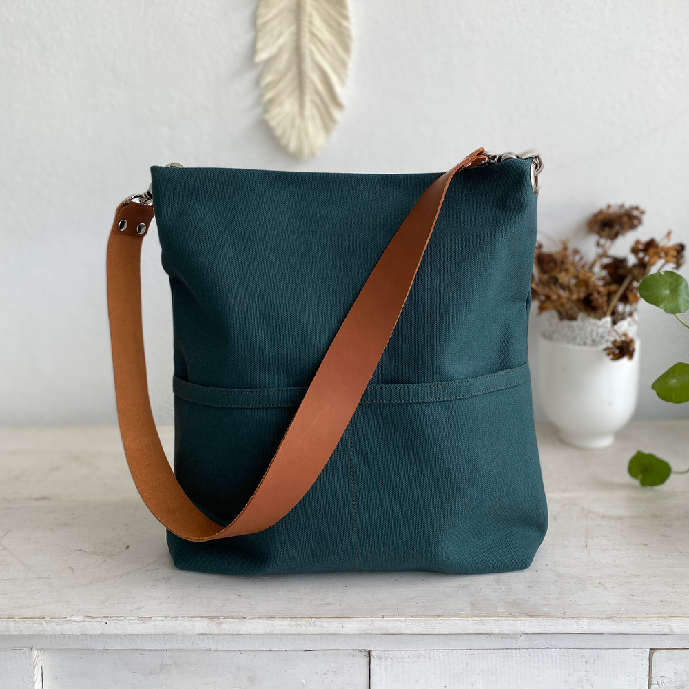 Mila 201 Christmas Green | Hobo Tote Bag