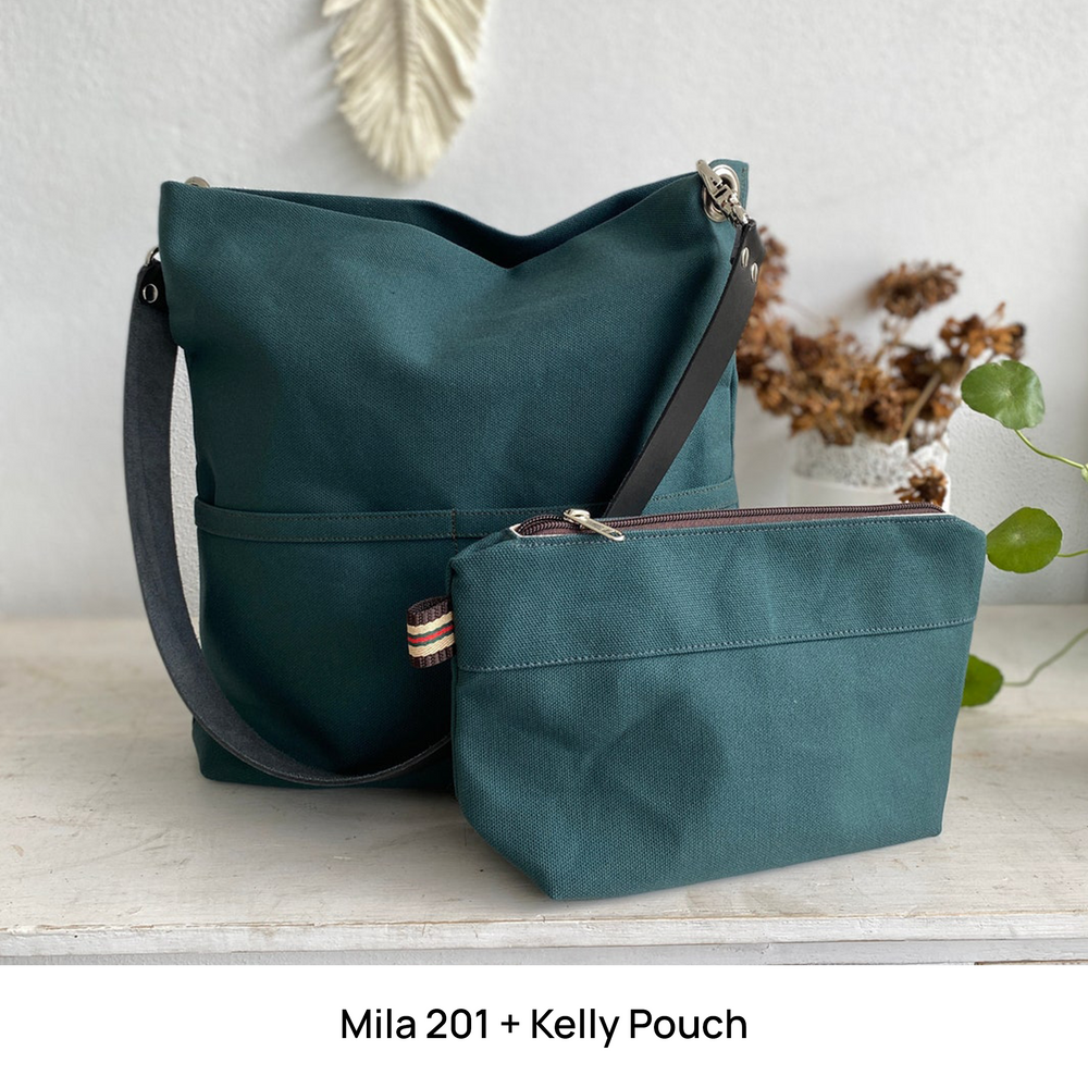 Mila 201 Christmas Green | Hobo Tote Bag